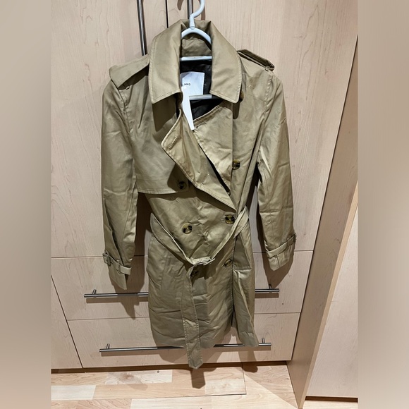 NWT Mid-length Trench - Picture 1 of 3